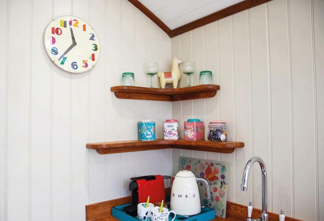 Bed and Breakfast The Merry Harriers Godalming Exteriér fotografie