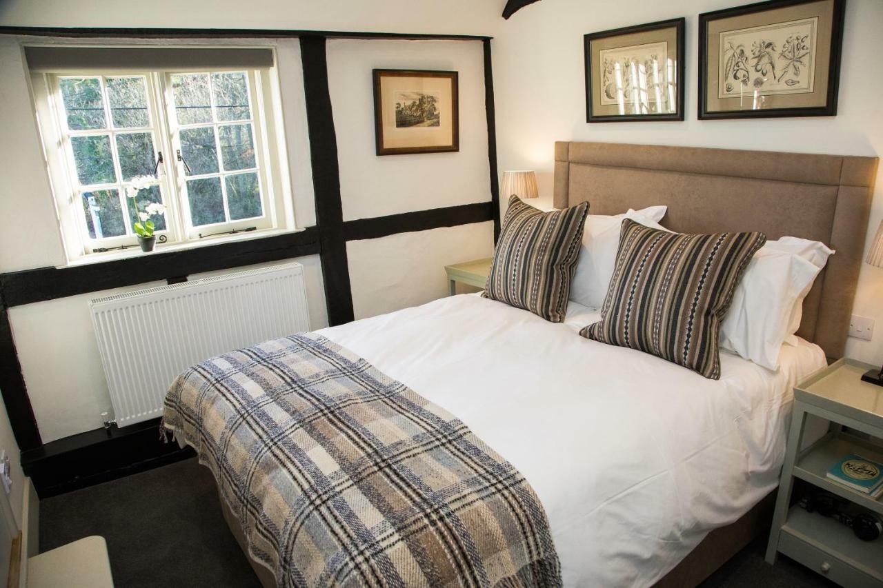 Bed and Breakfast The Merry Harriers Godalming Exteriér fotografie